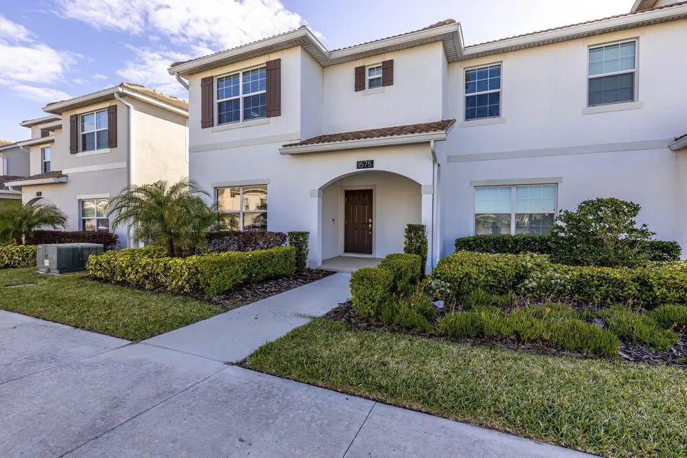 1575cg 5 Bedroom Townhouse by Redawning