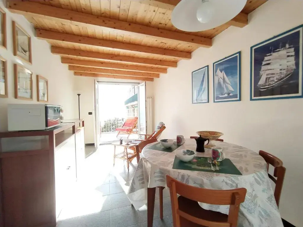 Monia House Sea View