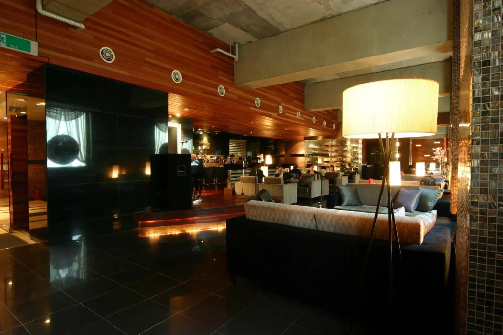 Hotel M