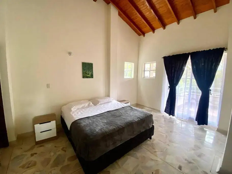 Casa con parking y terraza en sector exclusivo
