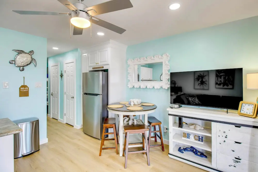Poolside Fun, Ocean Strolls! Corpus Christi Escape