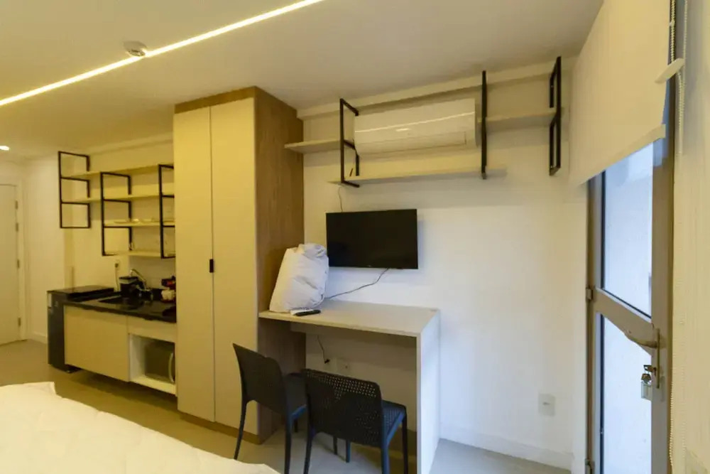 Studio com Varanda a 280m do Metr Vila Madalena