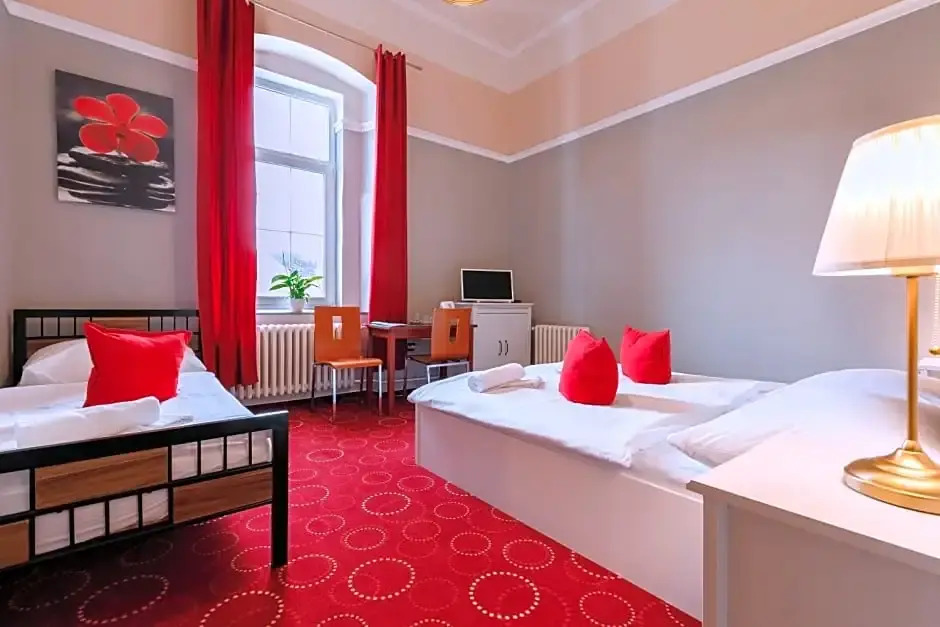 MYOSH Hotel