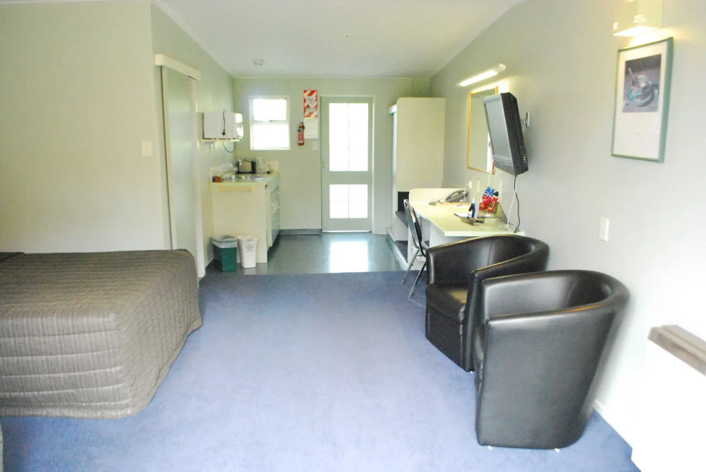 Ascot Park Hotel