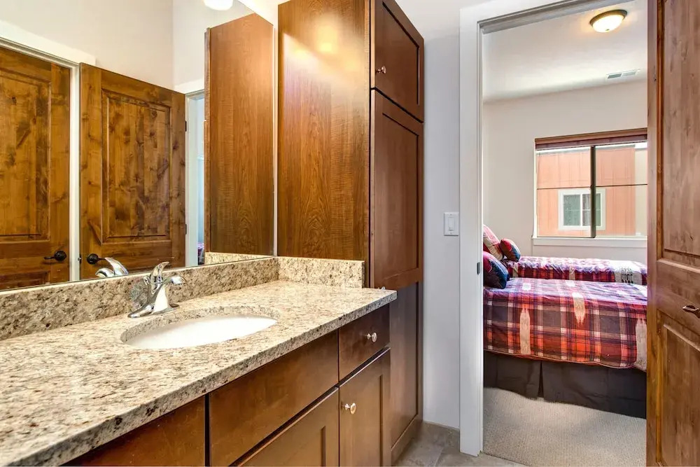 Polished 2br Park City  2 Bedroom Condo