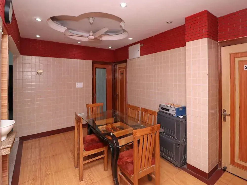 OYO 13495 Balaji Residency