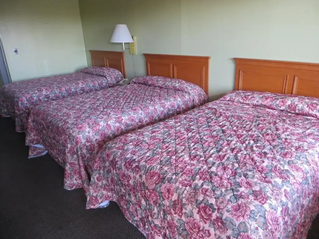 The Lodge at Russell - Russell Inn