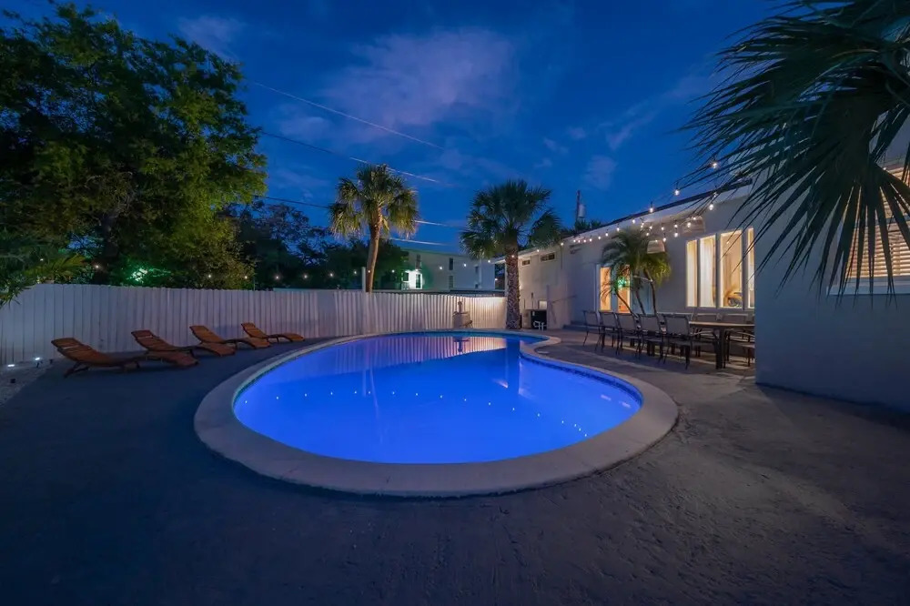 125 Harbor Bluff Dr