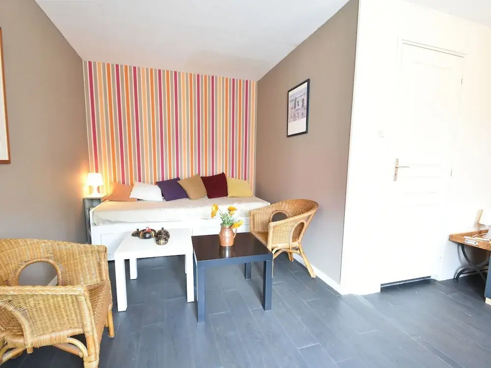 Simple Cottage Opposite the Beach and Within Walking Distance of the Facilities