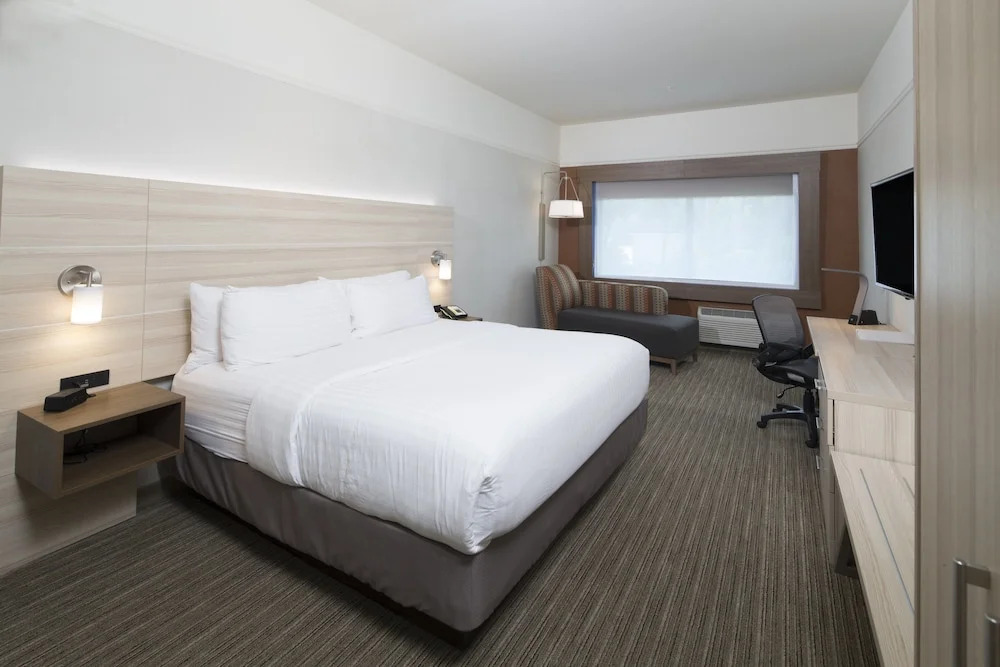 Holiday Inn Express & Suites - Michigan City by IHG