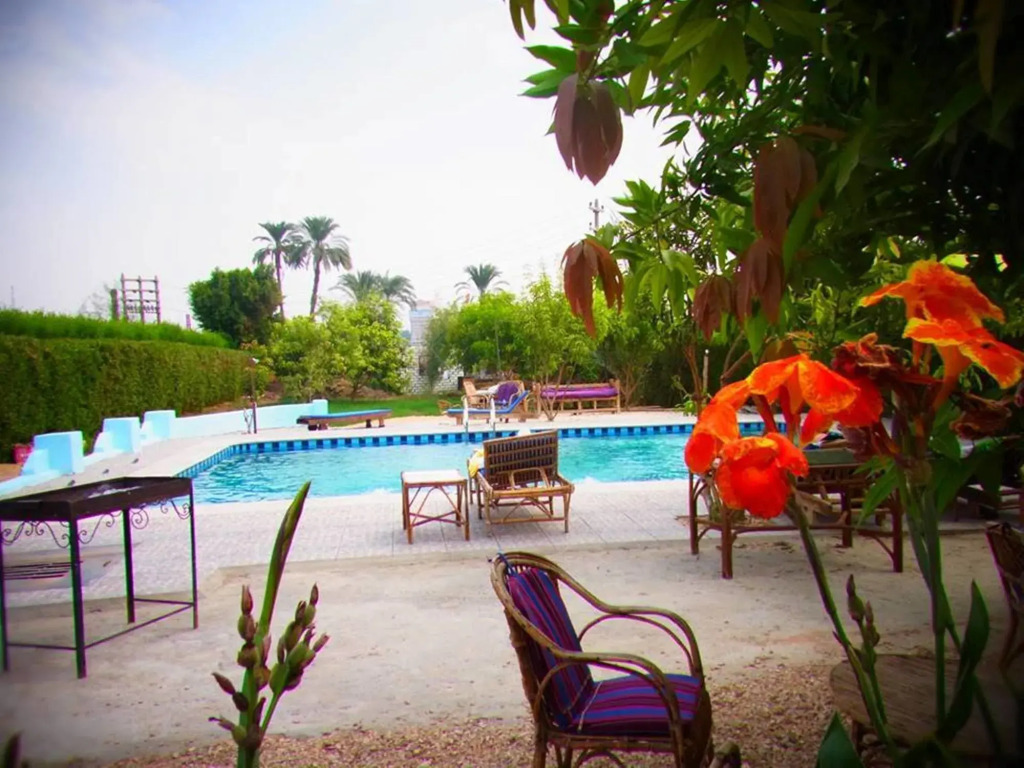 Nile Compound
