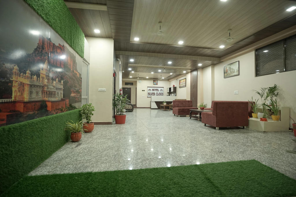 Hotel Silver Cloud