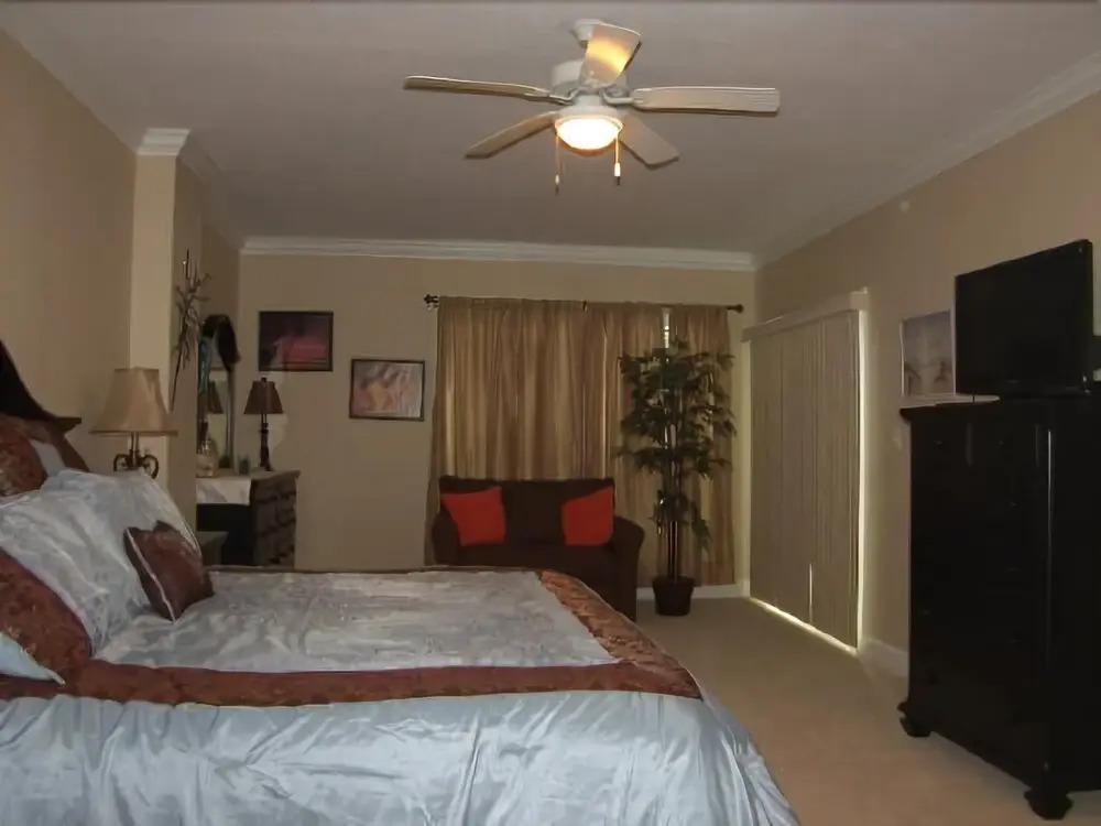 Paradise Shores 105