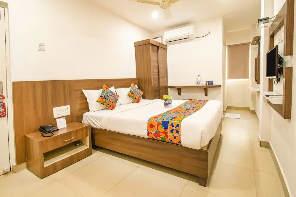 FabHotel Delma Porur