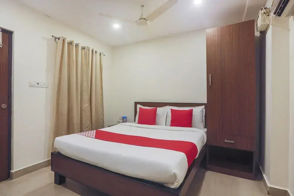 OYO 48277 Royal Kings Guest House