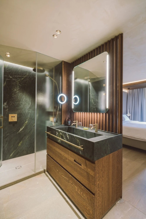 Reiters Supreme Hotel