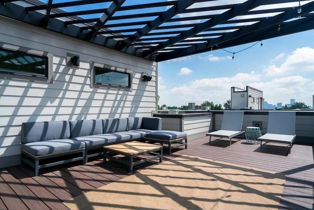 Regal Rooftop Retreat Rise Above the Ordinary