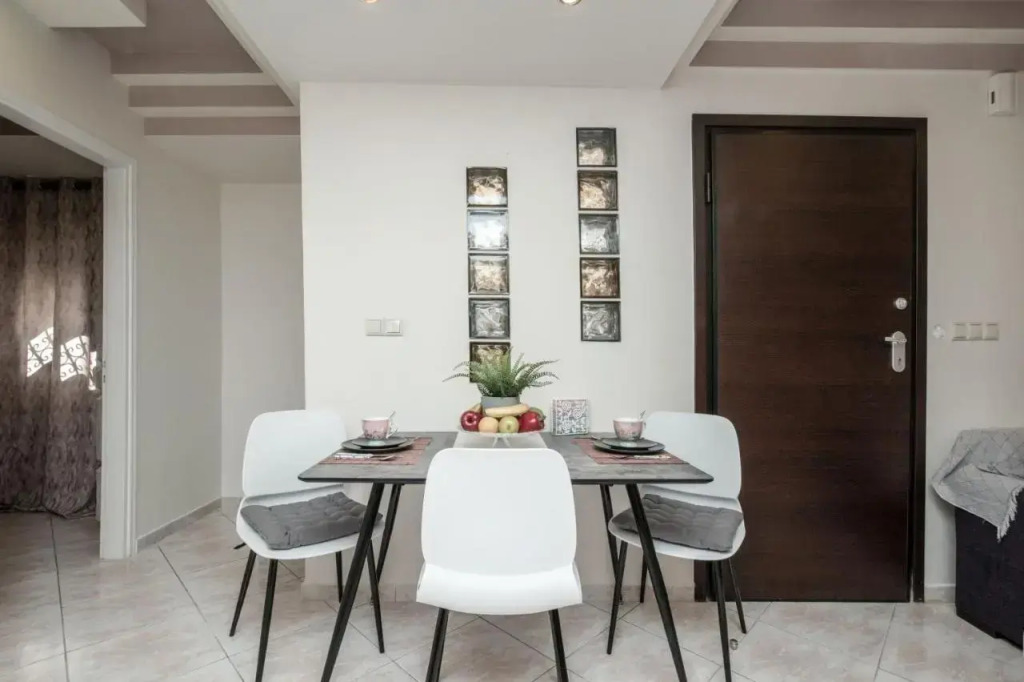 'The Ivory' House Project In Athens