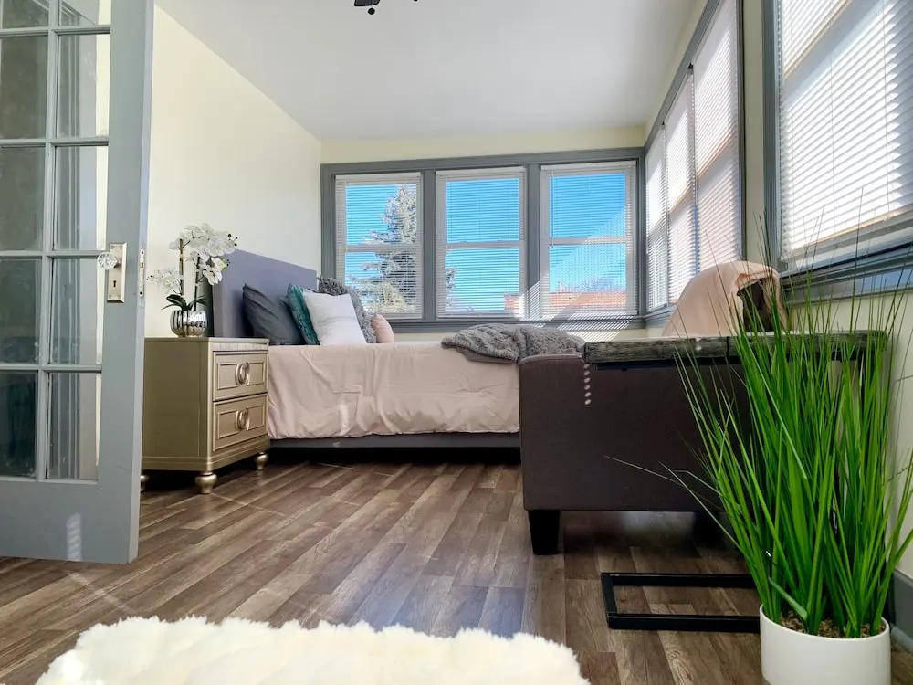 The Trotter Manor - With Private Yard & Parking, Near Falls & Casino by Niagara Hospital