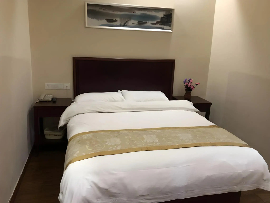 GreenTree Inn Jiangsu Wuxi New District High Speed Rail Station Newland Family Express Hotel