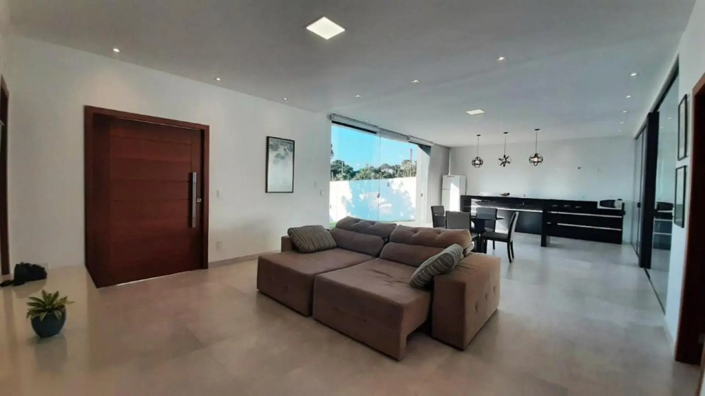 Casa terréa da Praia de Taperapuan, 3 suítes com banheira