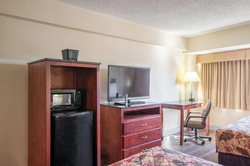 Dominion Inn and Suites