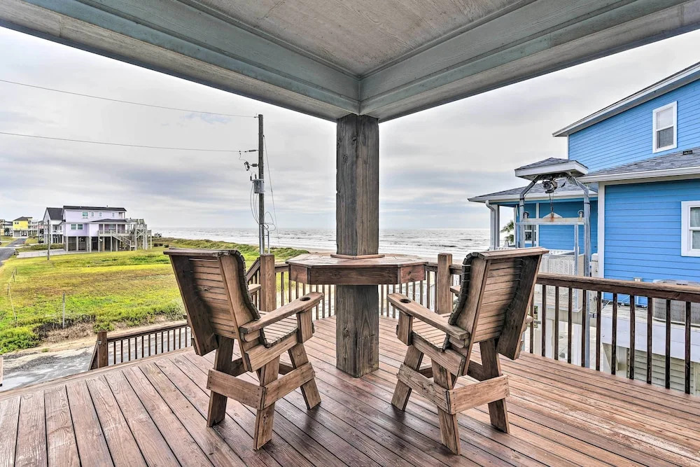 Group Getaway w/ Deck, Steps to Crystal Beach!