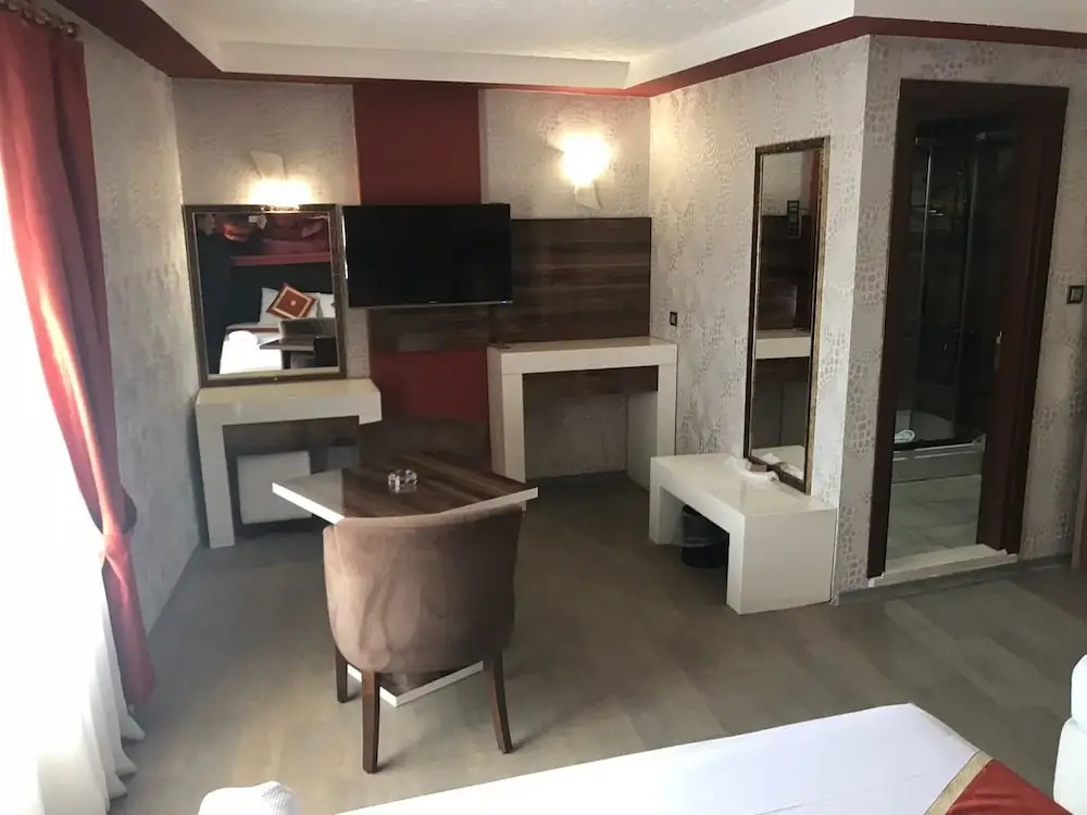 Ozcelik Hotel