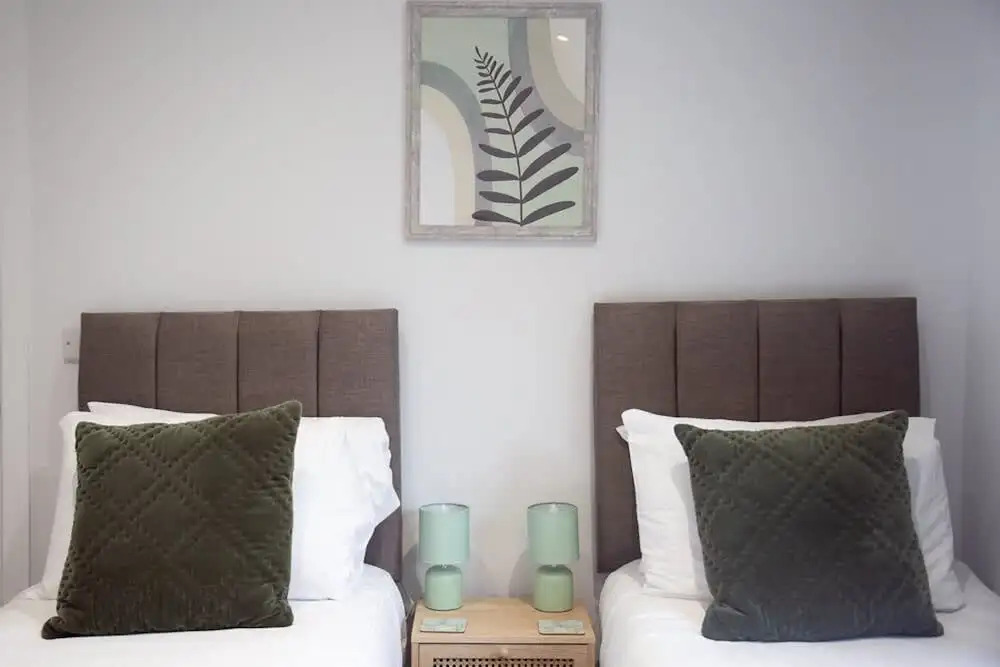 Stunning 3 Bedroom Lodge With Hot Tub in York