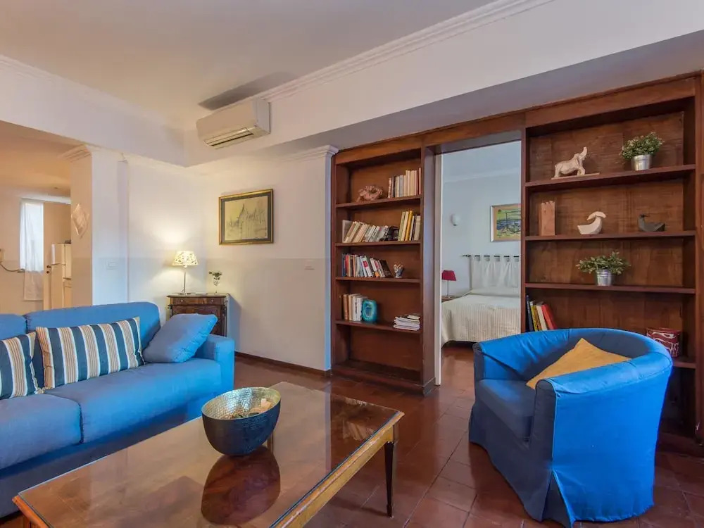 RSH Giulia Large Piazza Navona Apartment