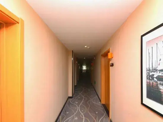 Shen Yi Hotel (Tianshan Hai Shijie Branch, Shijiazhuang East Railway Station)