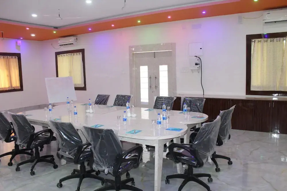 Hotel MJR - Free Pickup and Drop Temple, Sea Beach & Puri Railway Station