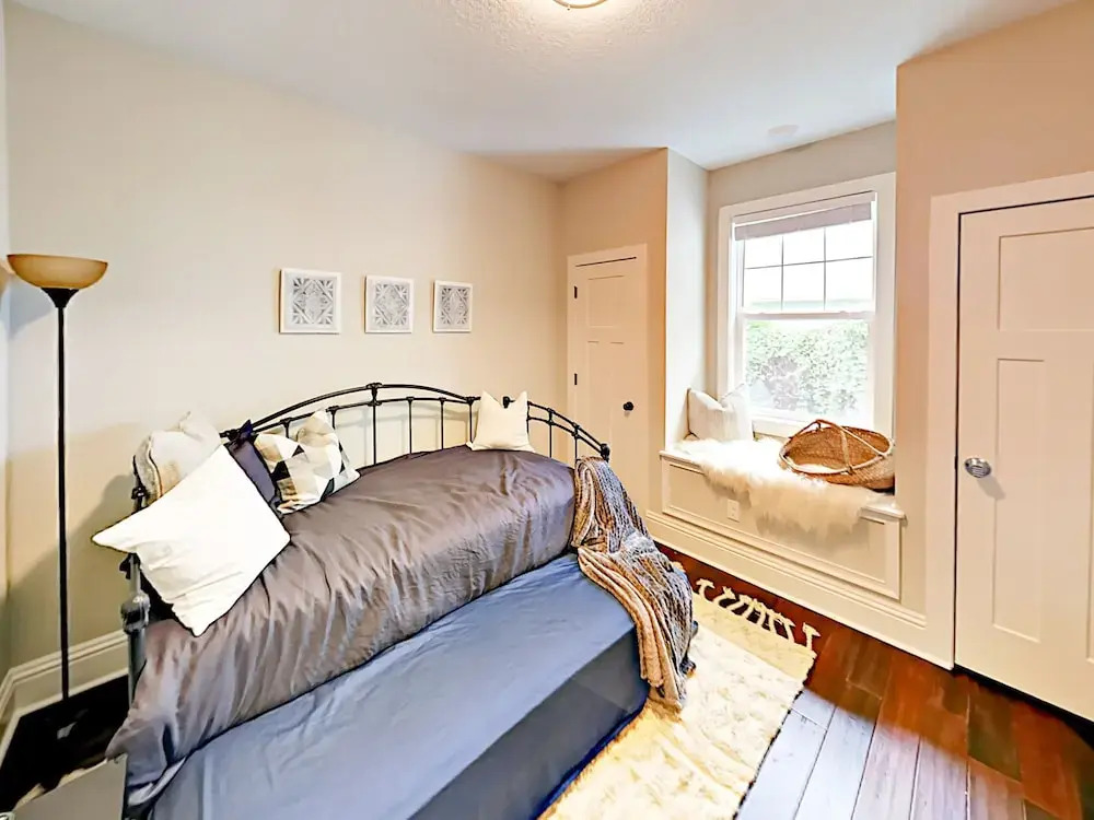 221 W Jean Home 3 Bedrooms 2 Bathrooms Home