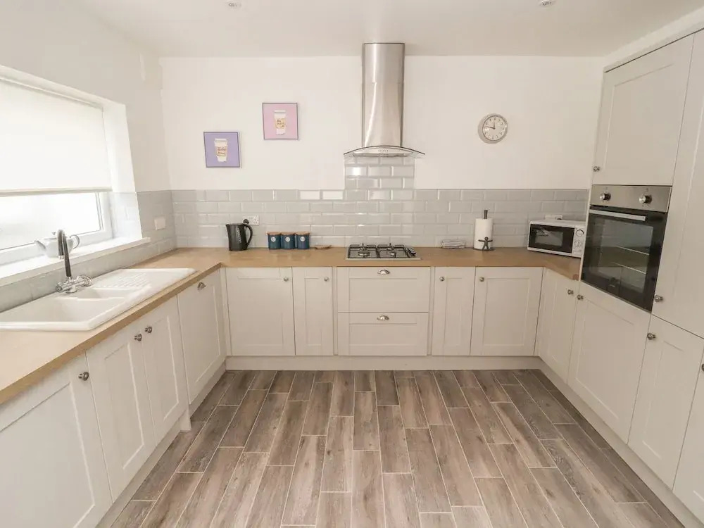 11 Seabreeze, Llandudno
