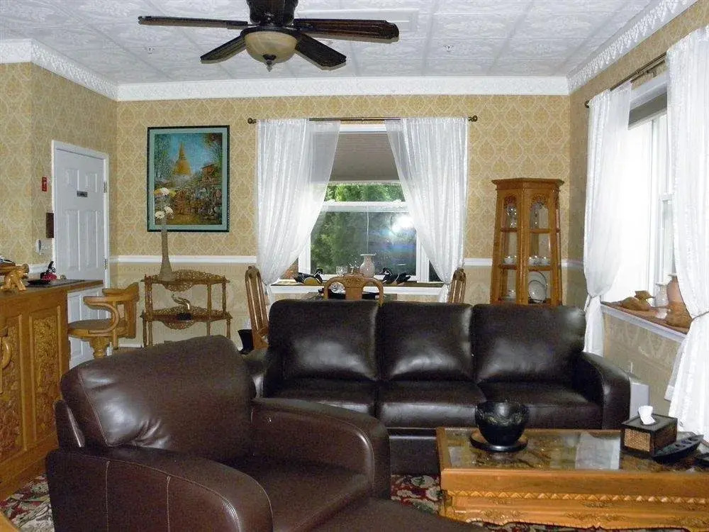 Dover Garden Suites