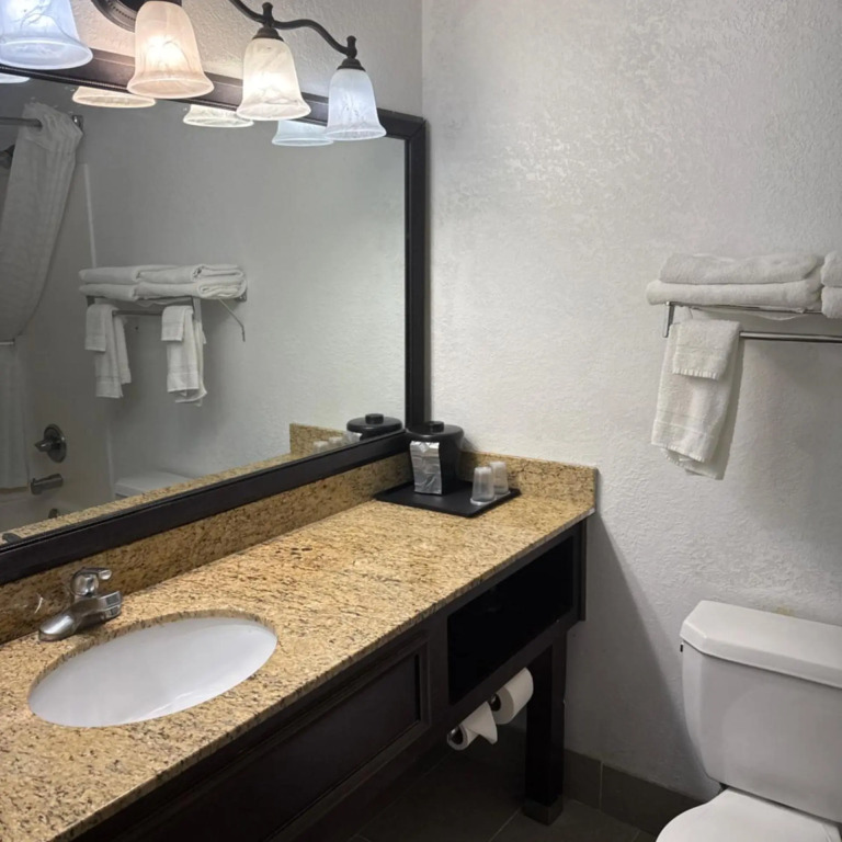 Country Inn & Suites by Radisson, Elgin, IL