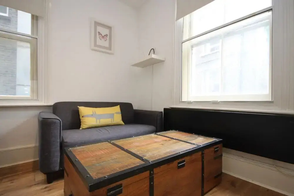 Cosy Central Soho City Studio Apartment