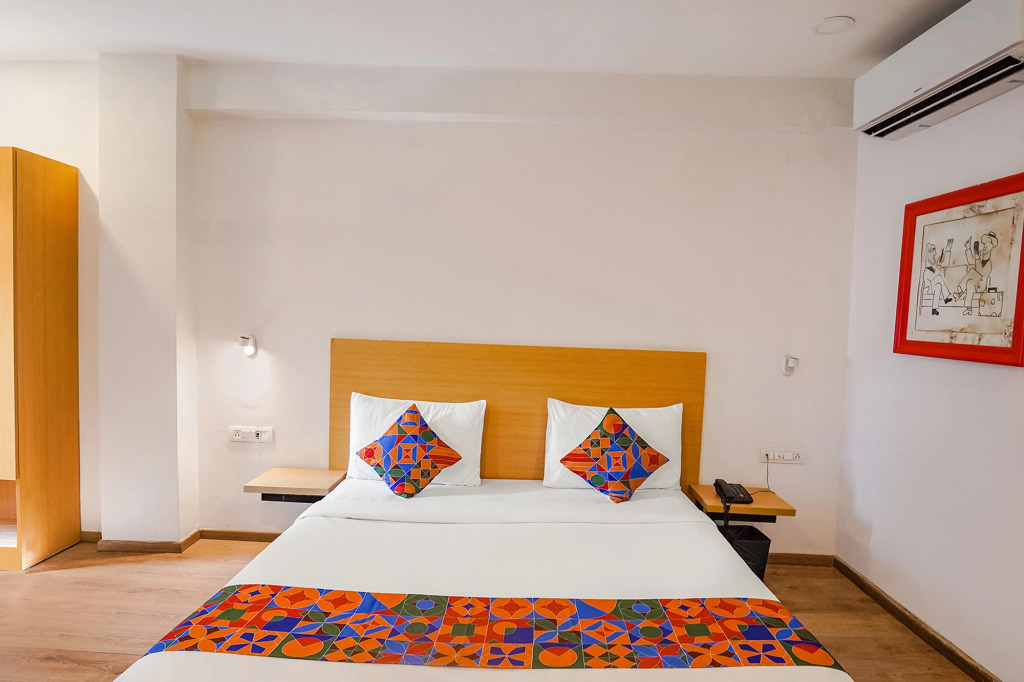 Townhouse Prayagraj Near Railway Station Formerly Santosh Palace