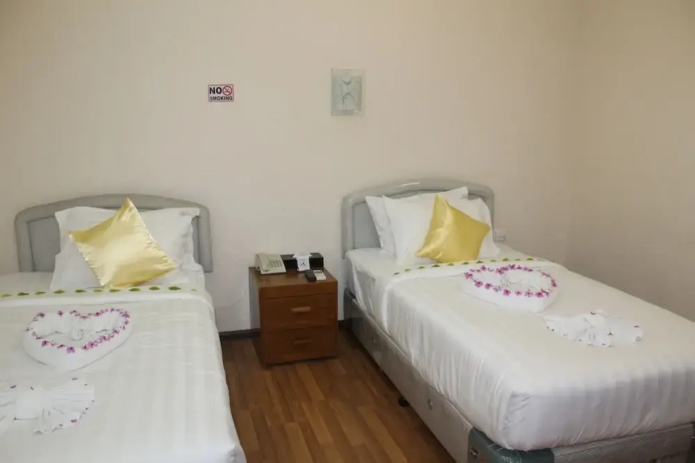 Law Ka Thit Sar Hotel - Hostel