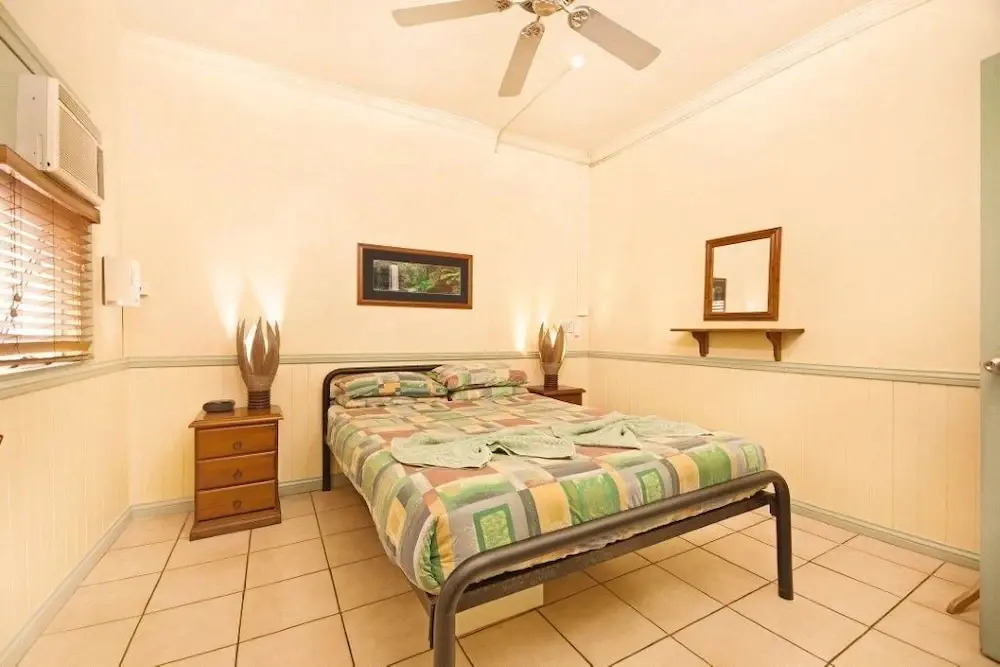 Tropic Days Backpackers