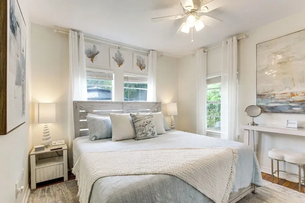 Walk to Beach, Gazebo w/ Hot Tub: Gulfport Gem!