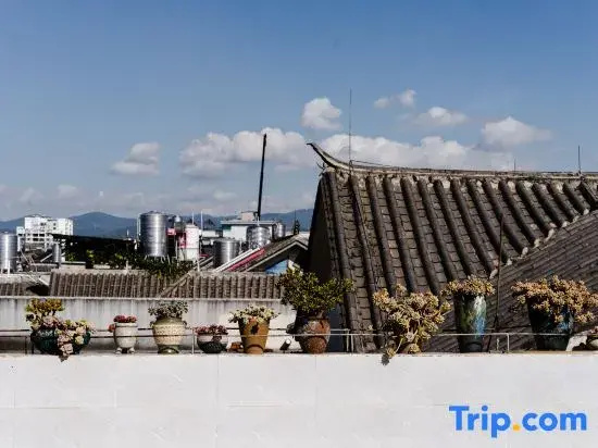 Pu'er Tea Town Inn
