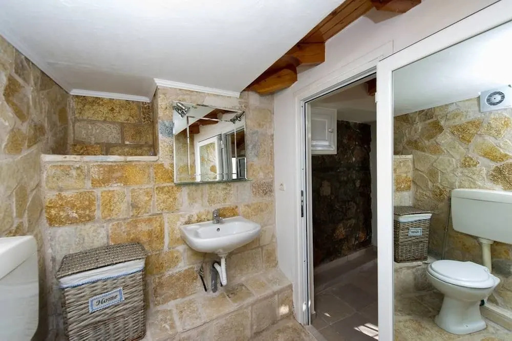New Hope, studio with pool near the beach