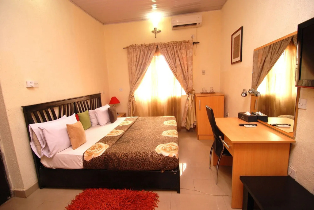Ajoy Hotel And Suite
