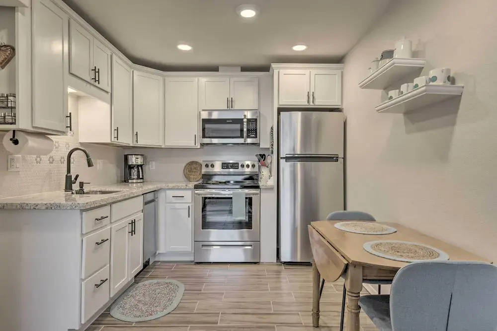 Walk to Old Town Scottsdale: Apartment w/ Patio!