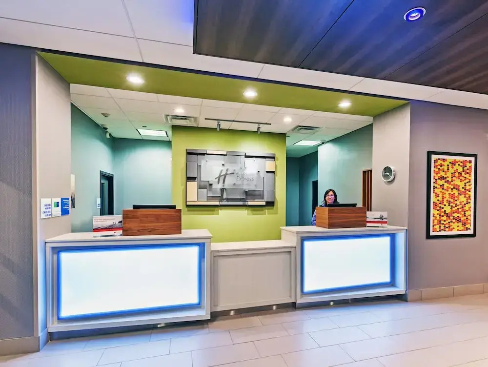 Holiday Inn Express & Suites Perryton