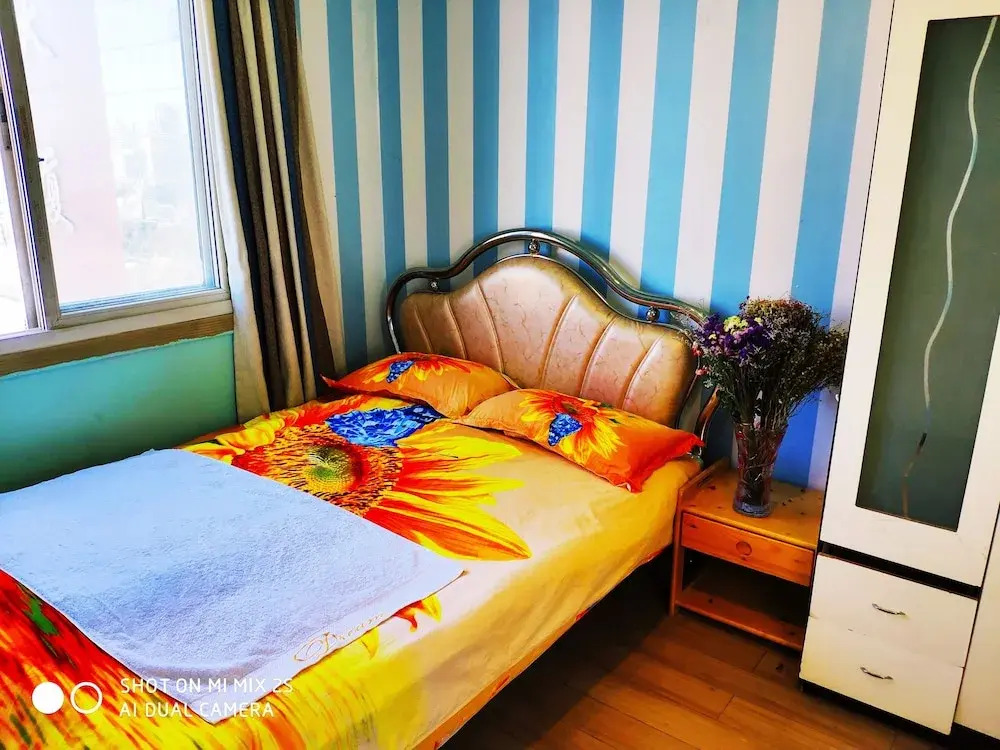 Kunming Harbor Home Hostel