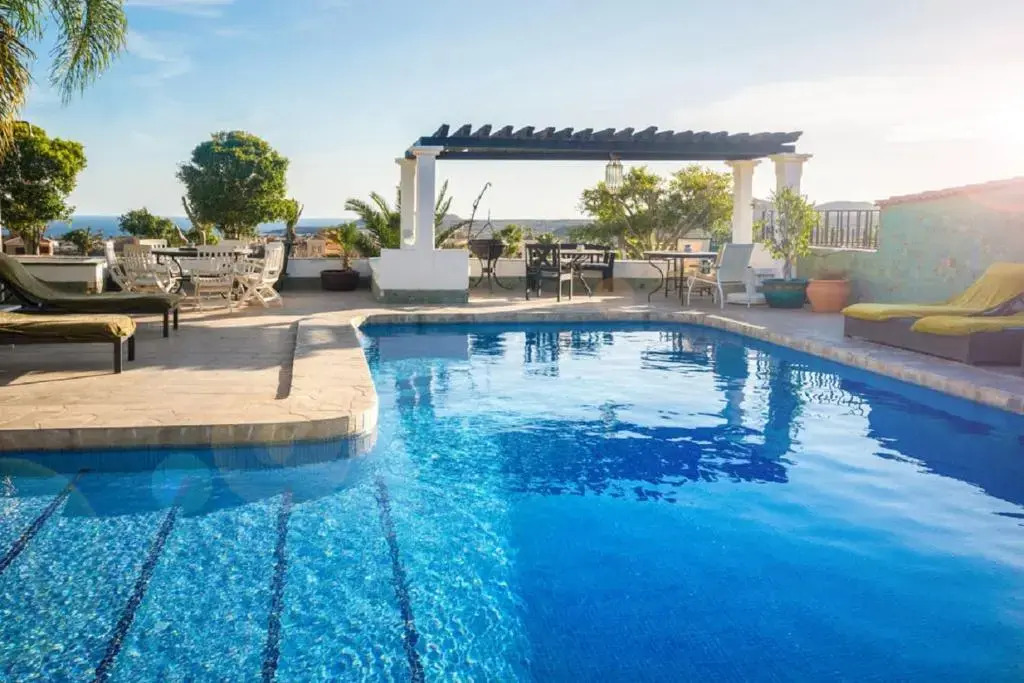 1327 La Quinta Heights