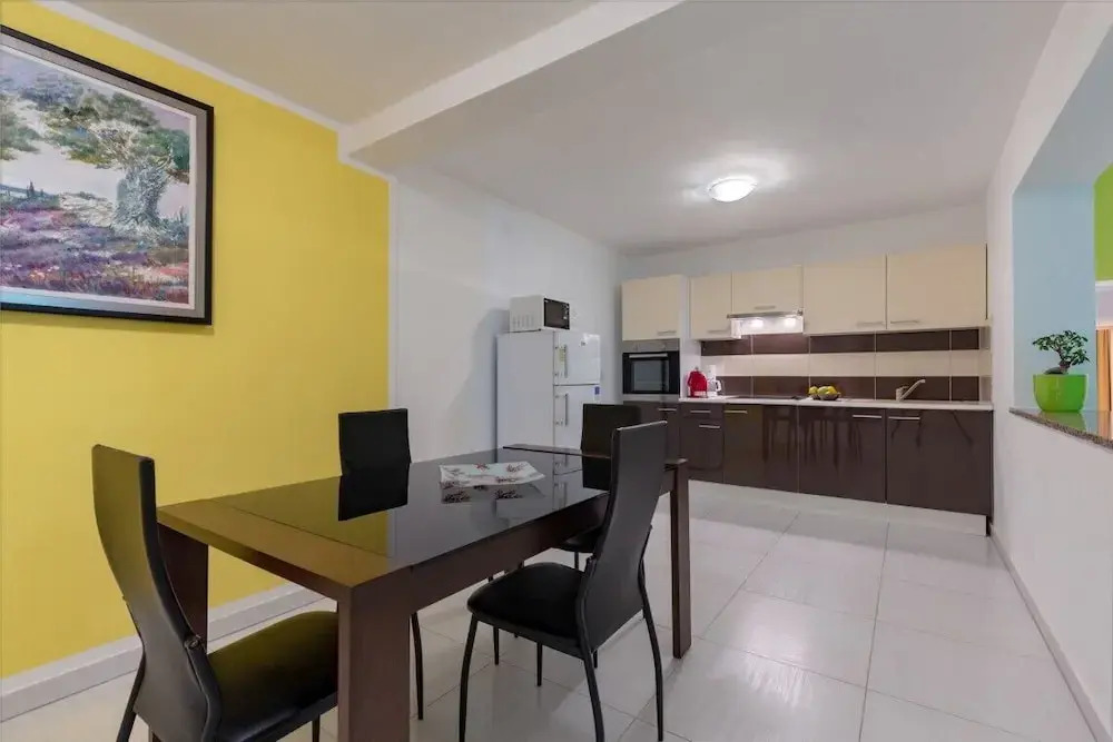 Comfort apartments with pool in Medulin