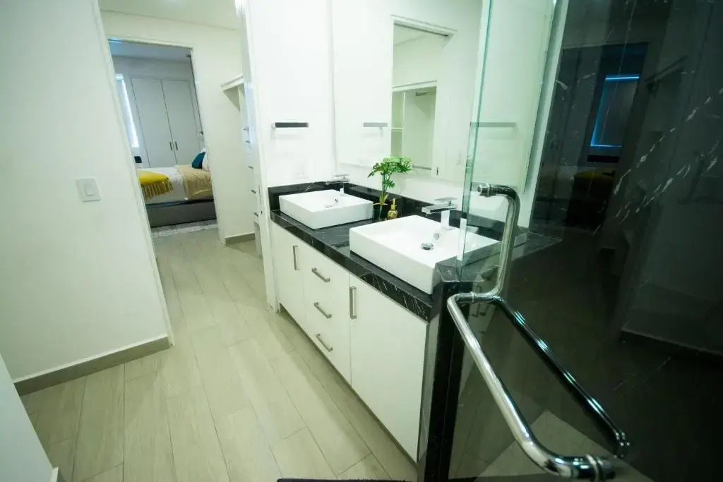 Real View Towers E105 by Casago
